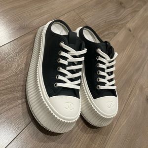 Black platform leather sneaker slip ons lace up preowned size 35